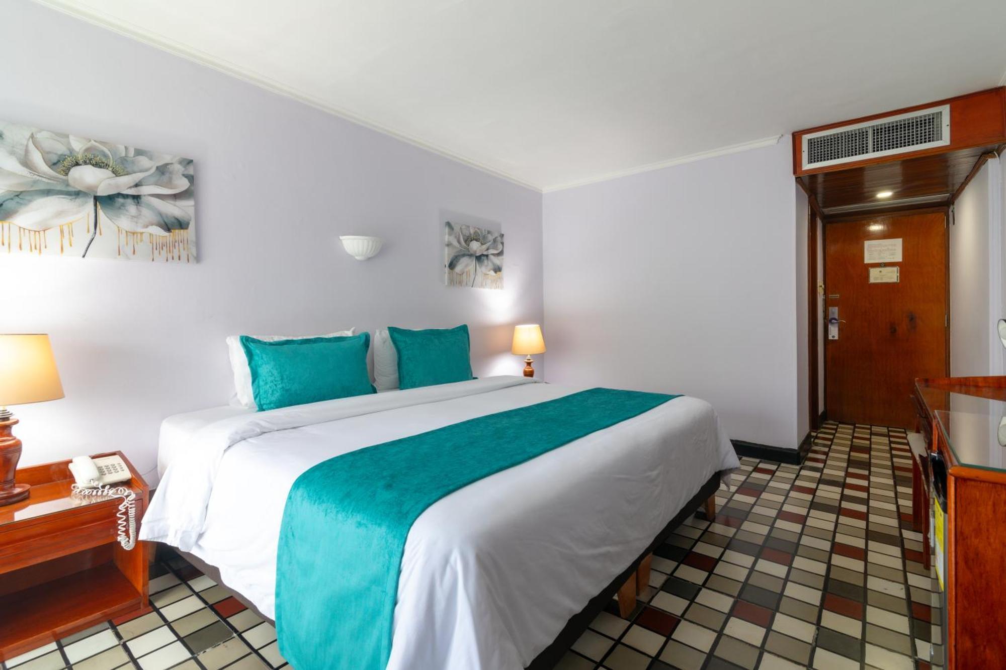 Hotel Bahia Cartagène Extérieur photo
